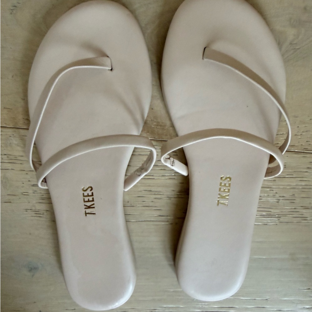 TKEES Women's leather Sarit style- blush color- size 6. Brand new without box.